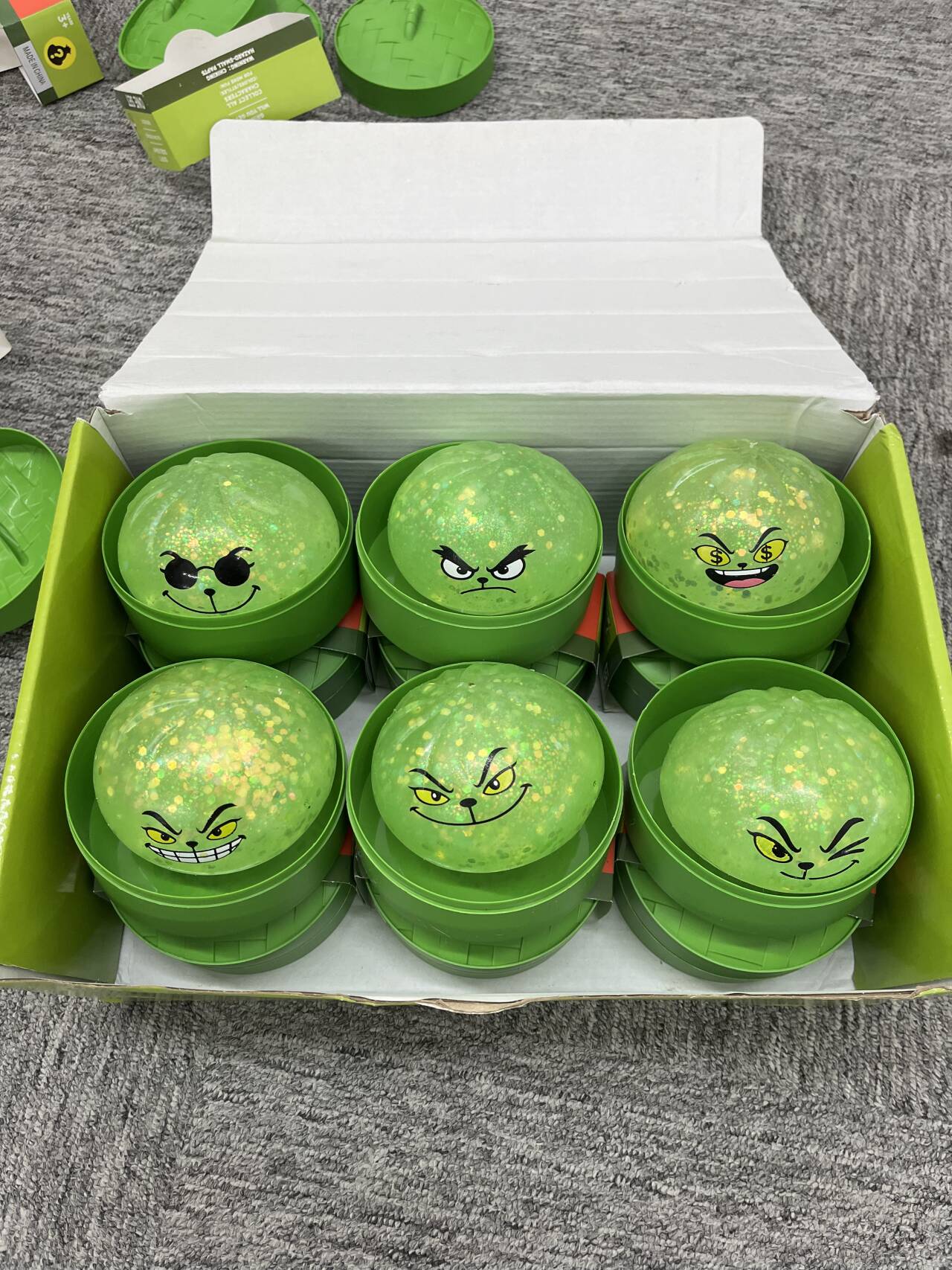 8.5cm Xmas Glow in dark Grinch Bun Squishy Glowing Grinch Dumpling Squeeze Fidget Toys for Christmas-CNLCA