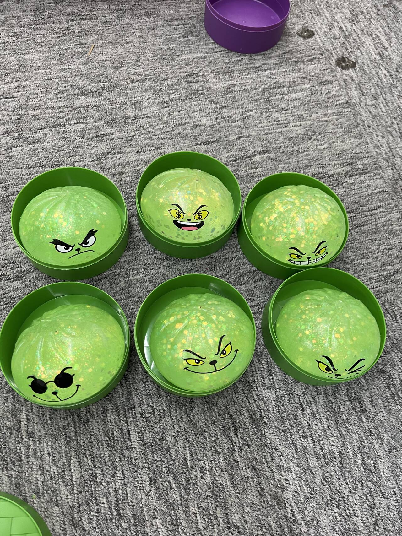 8.5cm Xmas Glow in dark Grinch Bun Squishy Glowing Grinch Dumpling Squeeze Fidget Toys for Christmas-CNLCA